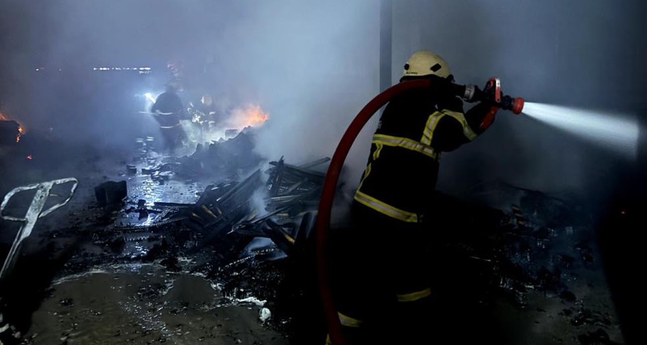 Palet fabrikası alev alev yandı: Hasar büyük