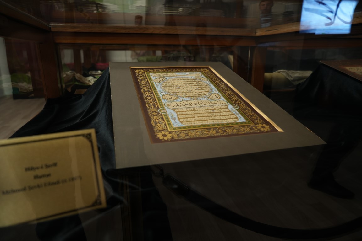 Yıldız Sarayı’ndan 100 yıl önce devredilen kutsal emanetler gün yüzüne çıktı