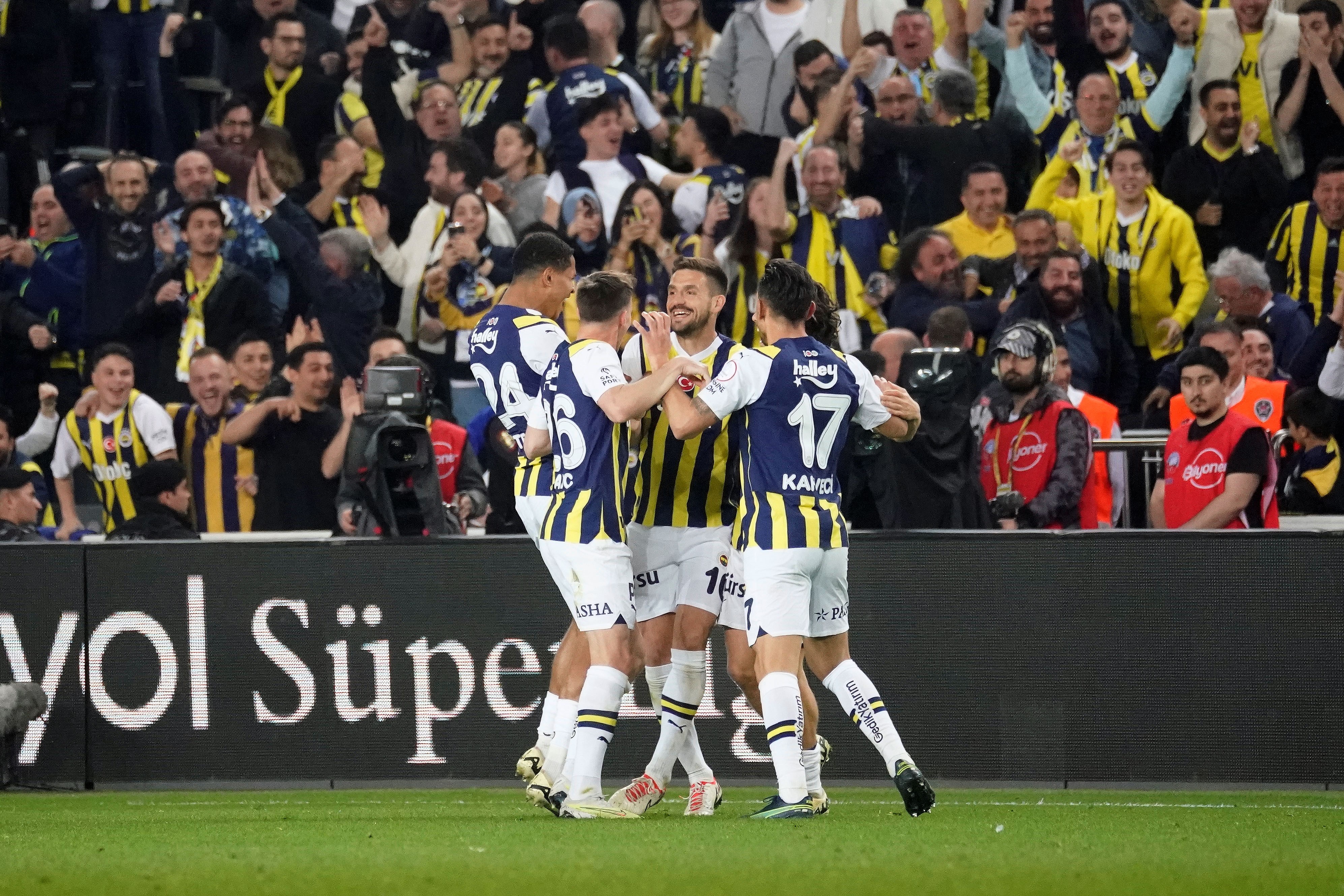 Kadıköy'de gol yağmuru! Fenerbahçe hata yapmadı