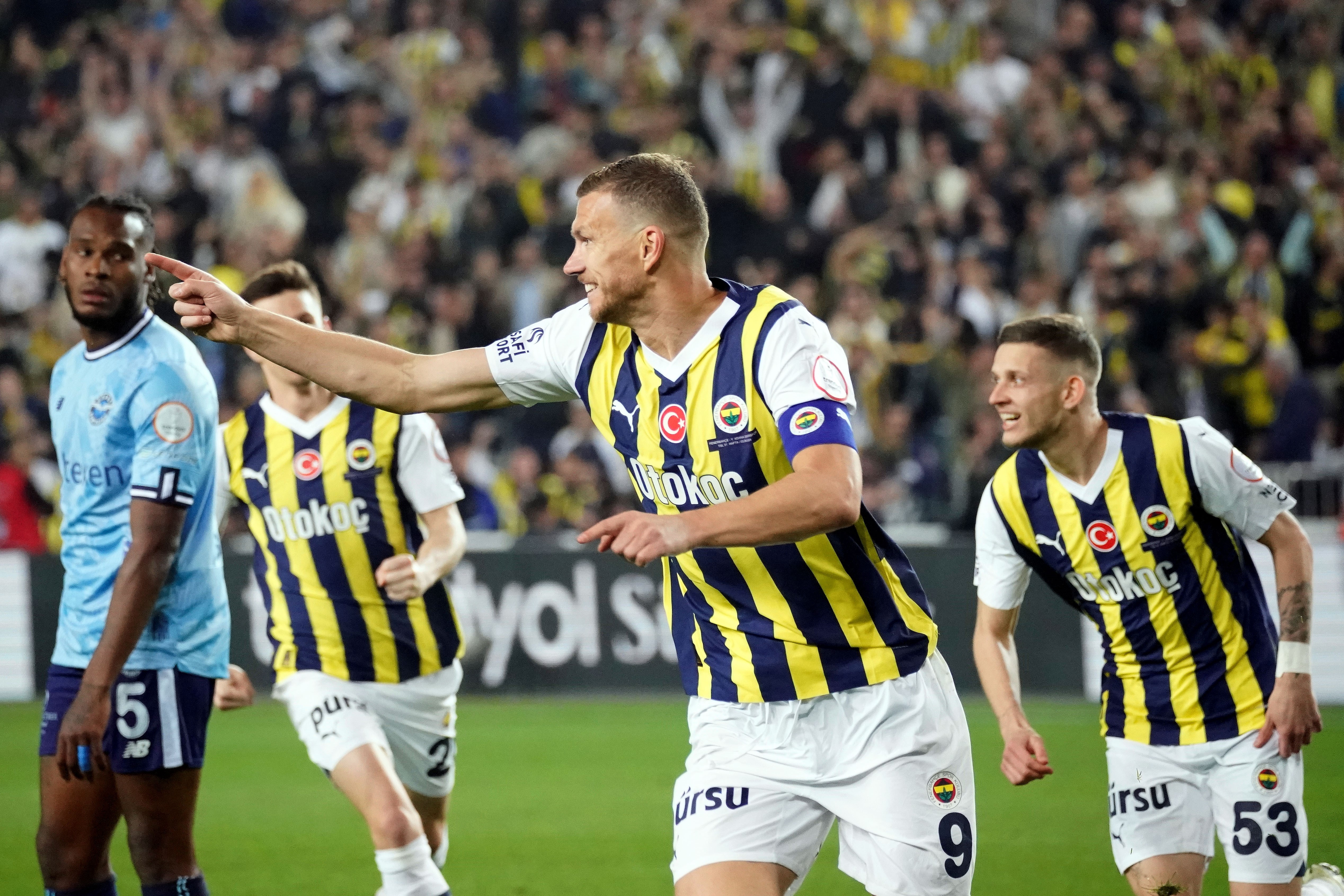 Kadıköy'de gol yağmuru! Fenerbahçe hata yapmadı