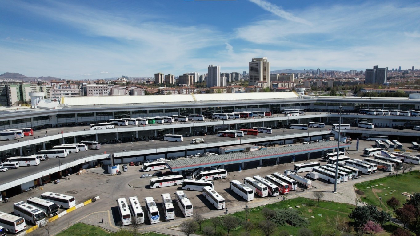 Başkentteki otogar yoğunluğu havadan görüntülendi