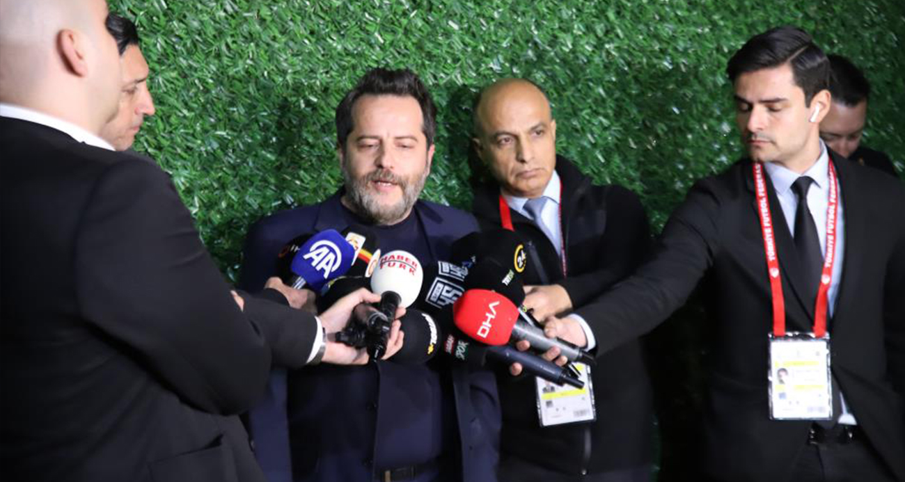 Erden Timur: ”Toplumun gerilmemesi için herkesin her şeyi görmesi lazım”