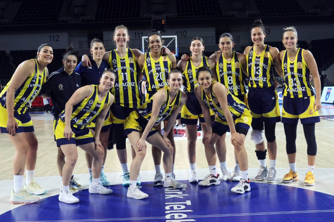 Fenerbahçe 3 branşta şampiyonluğa oynuyor