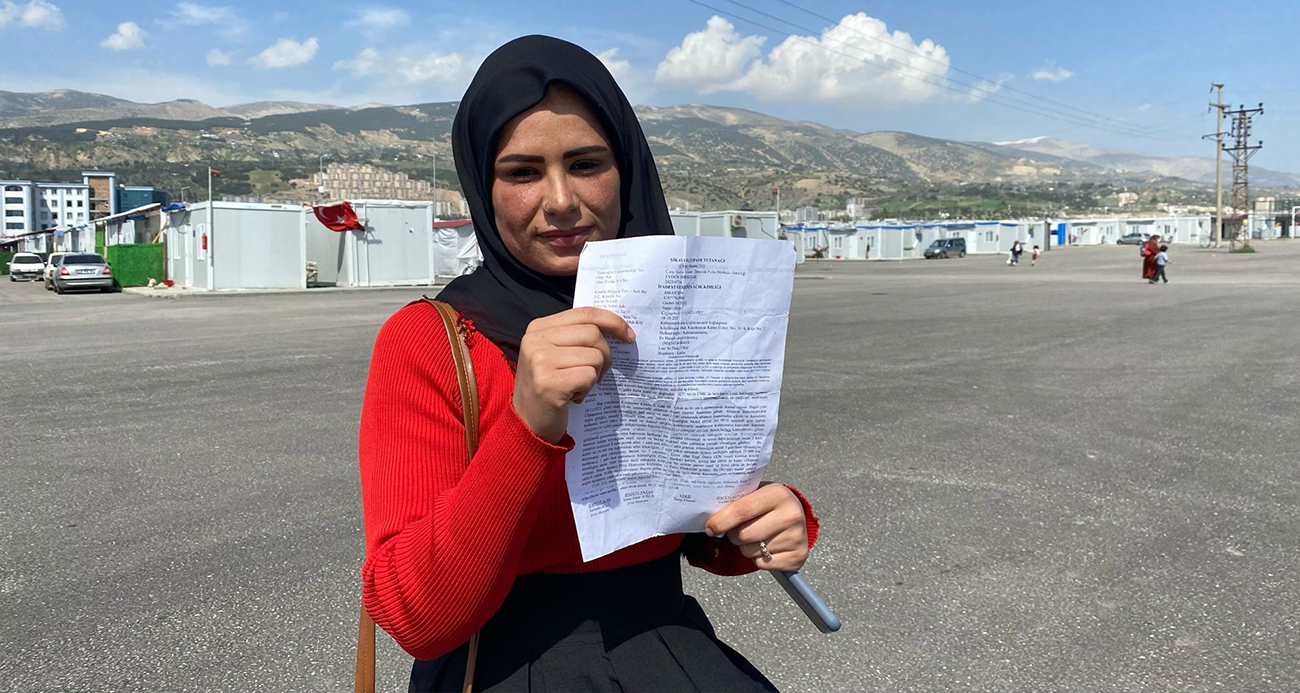 Altınları çalınan depremzede kadın hırsızların yakalanmasını istedi