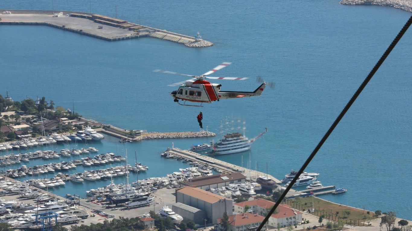 Antalya'da teleferik operasyonu tamamlandı! Mahsur kalanlar kurtarıldı