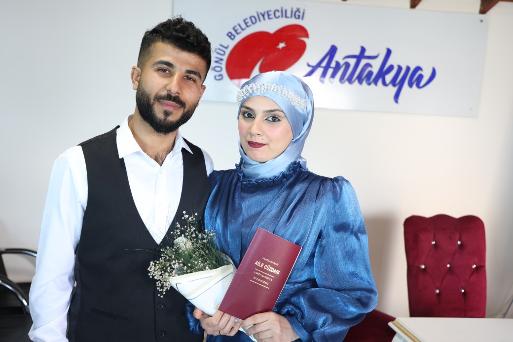 Konteyner evlendirme dairesinde 800 depremzede çift dünya evine girdi