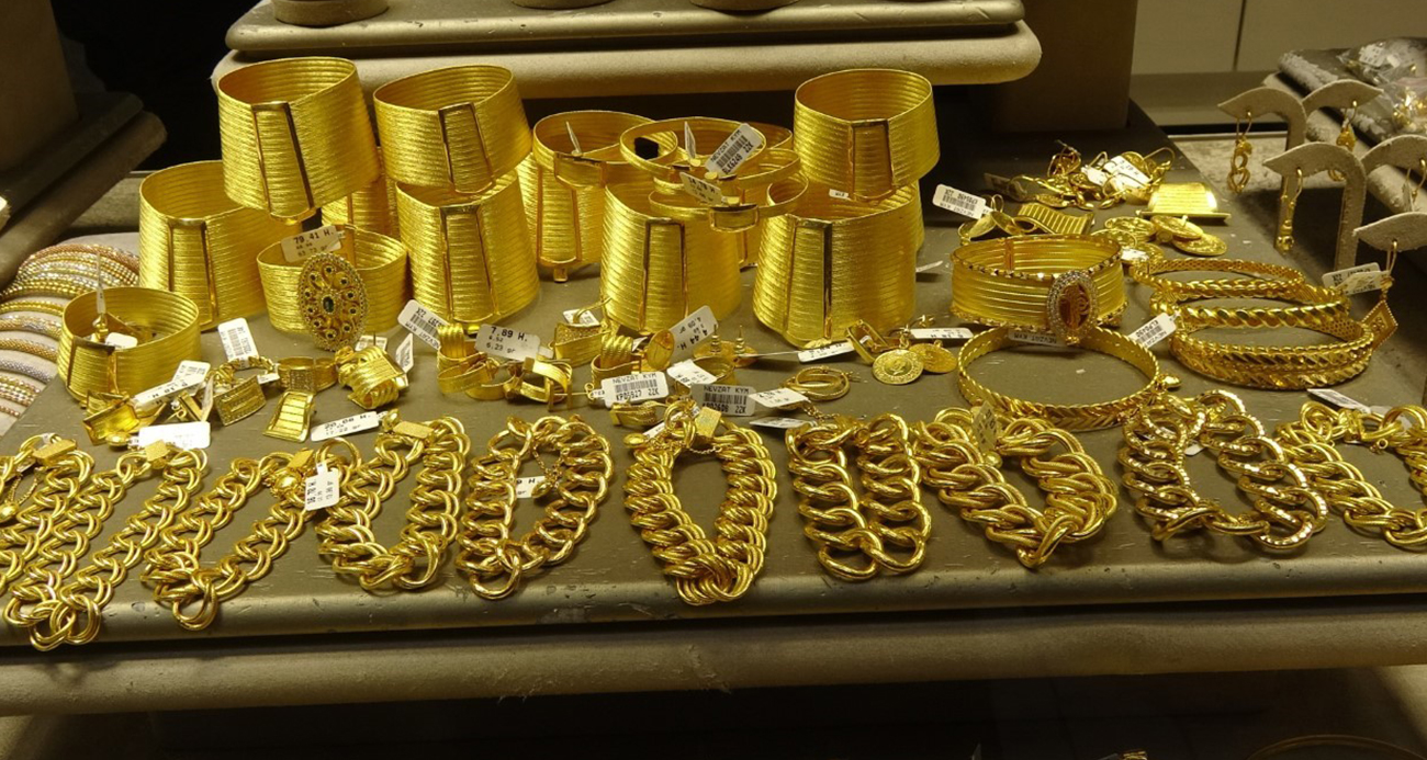 Ekonomistten altın tahmini: “Yıl sonu altının ons fiyatı 2 bin 700 dolar seviyelerini görebilir”