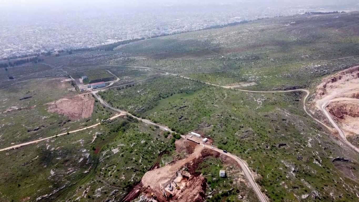 Deprem konut alanının öncesi ve sonrası dron ile görüntülendi