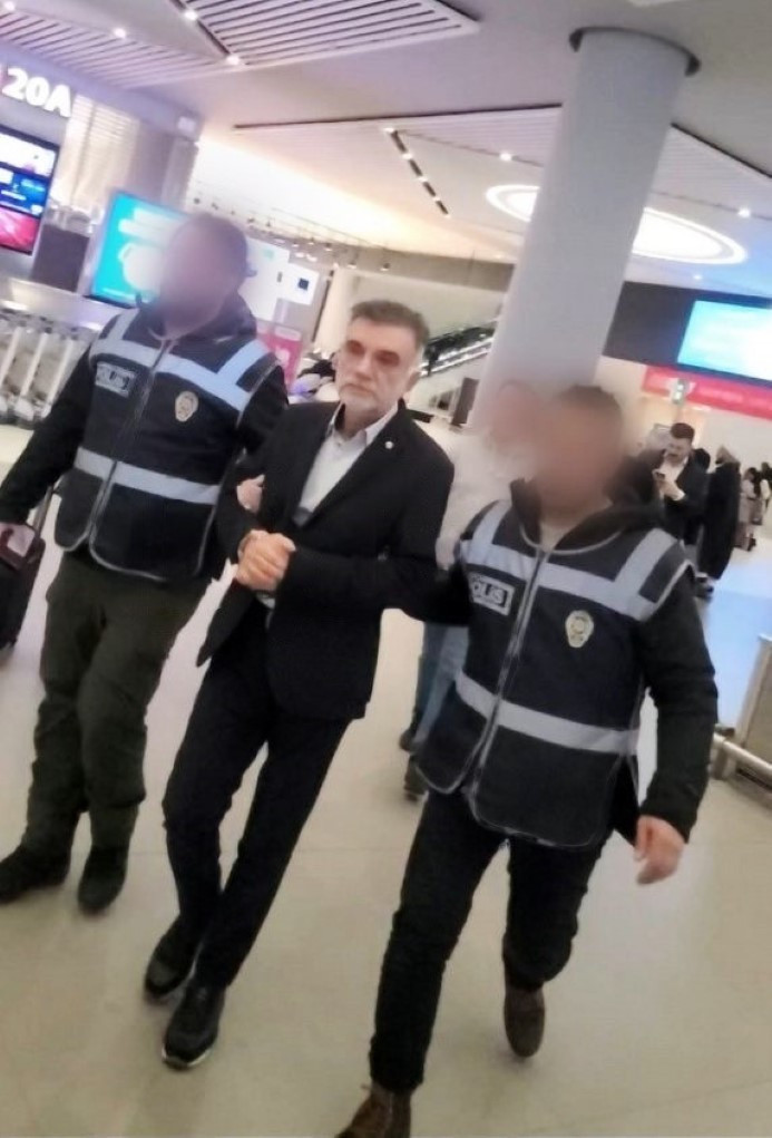 Yurt dışına kaçmaya çalışırken yakalanan Rönesans Rezidans’ın müteahhitti: 