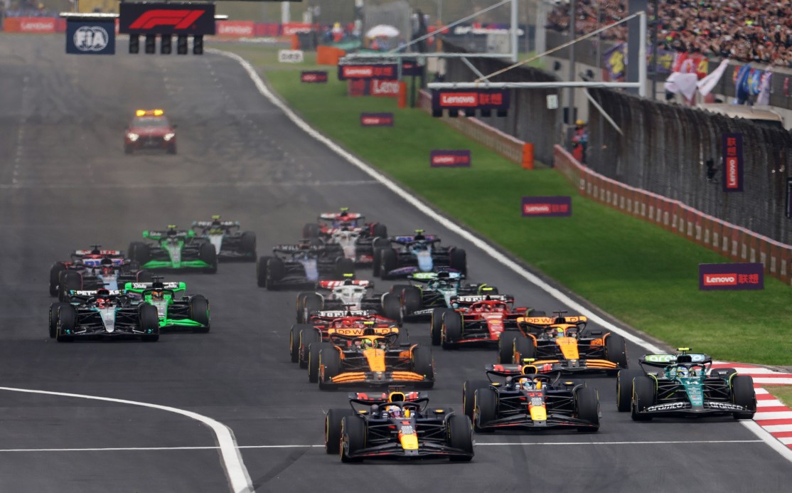 Çin Grand Prix’sini Max Verstappen kazandı