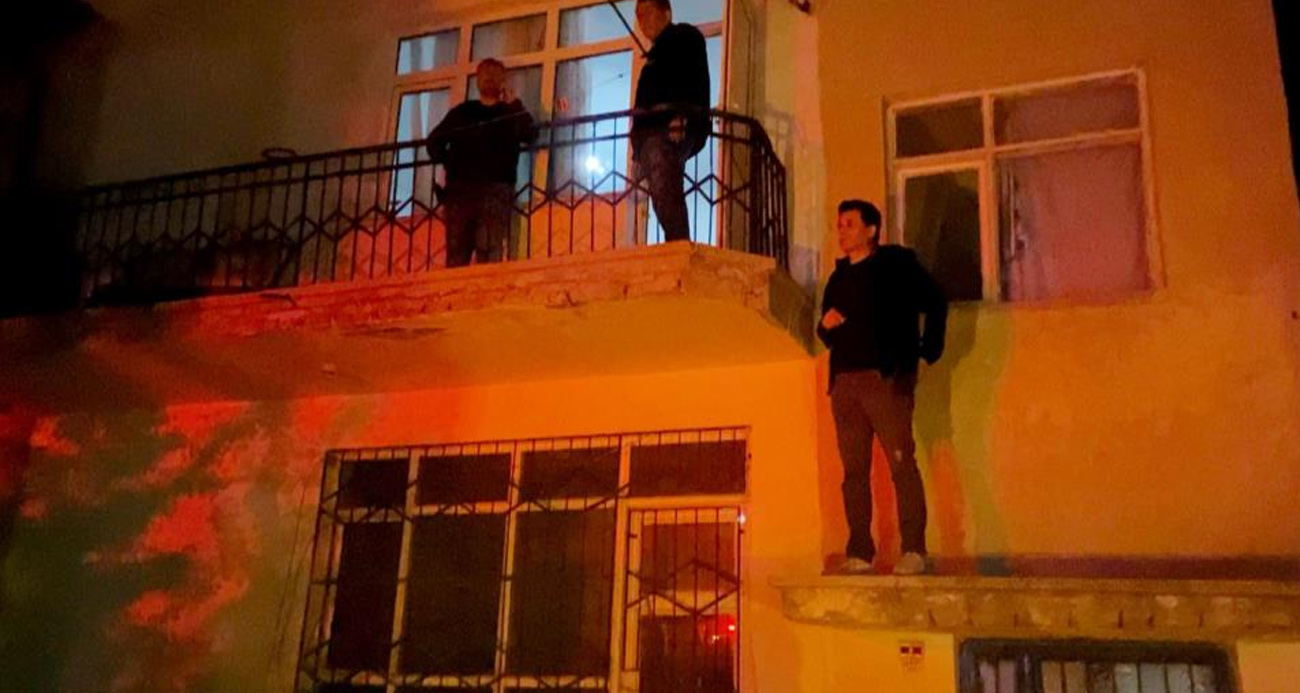 2. katta suçüstü yakalanan azılı hırsız, polis ekibiyle evde mahsur kaldı