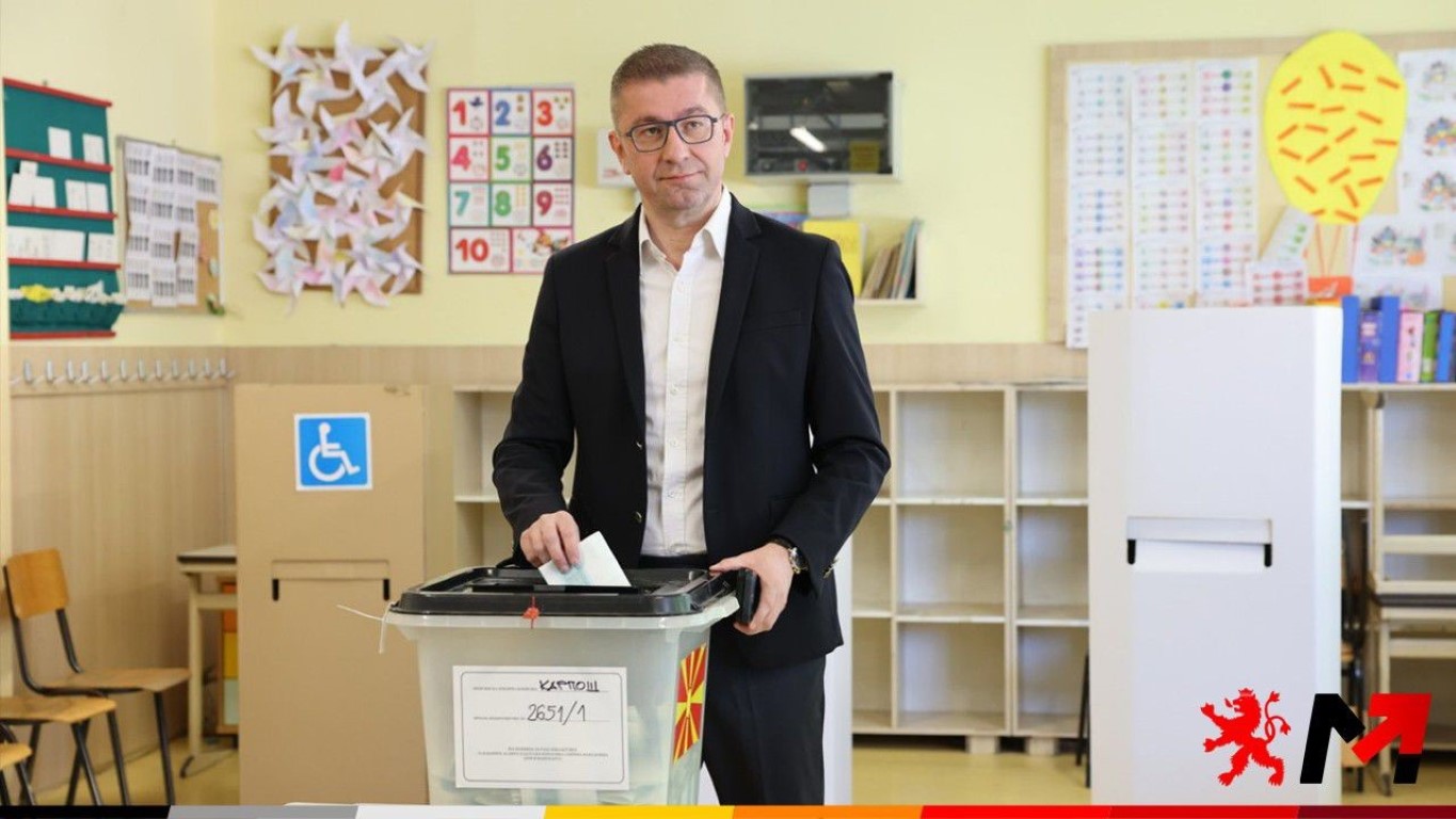 Kuzey Makedonya halkı cumhurbaşkanlığı seçimi için sandık başında