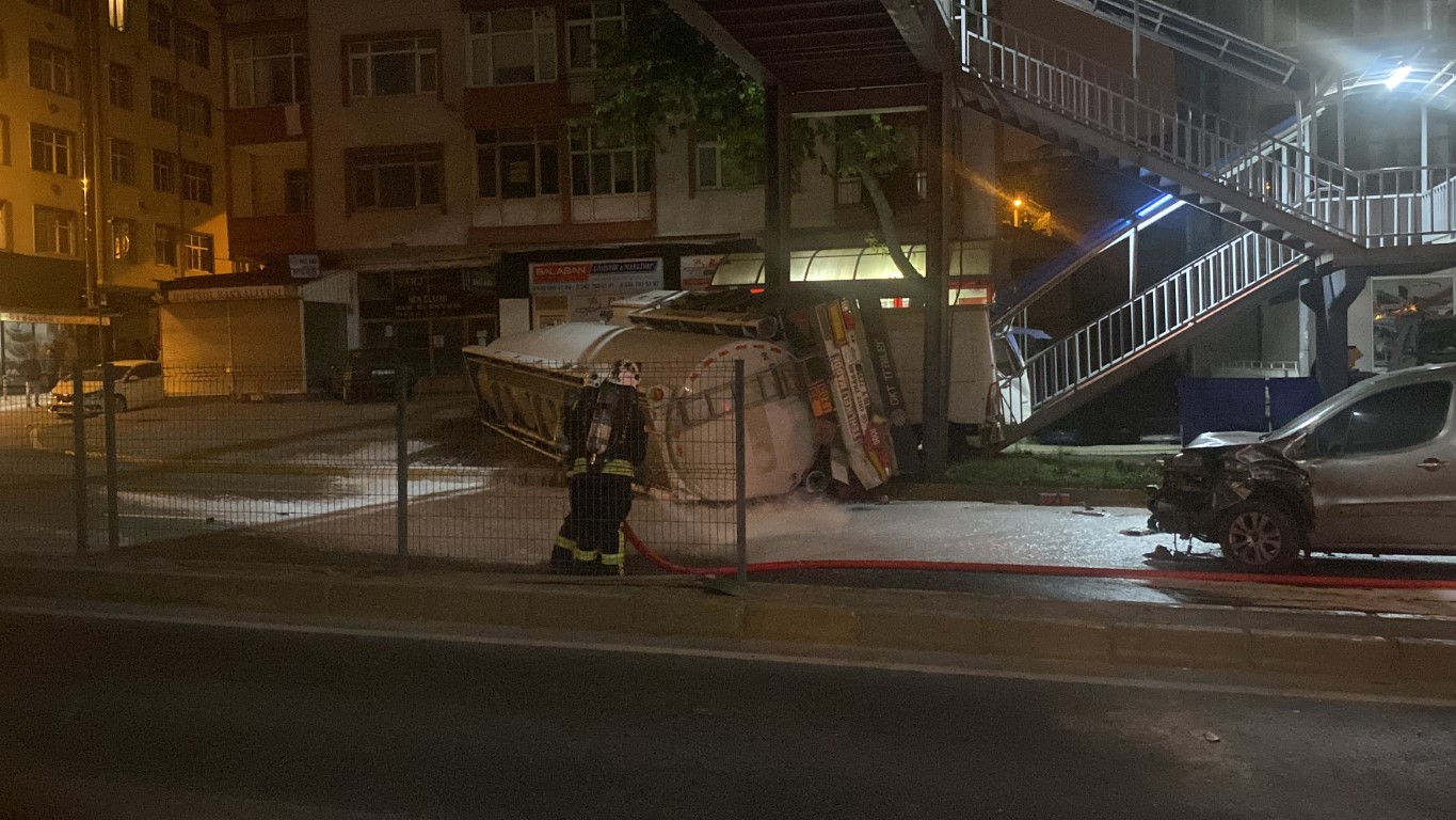 Kocaeli'de benzinli tanker kazası: Evler tahliye edildi!-Bursa Hayat Gazetesi-2