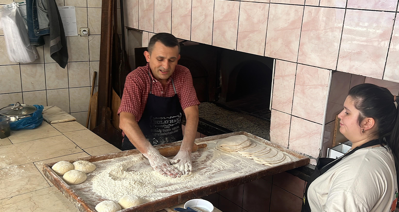 Usta olarak başladığı fırının sahibi oldu, 40 yıldır simit satıyor