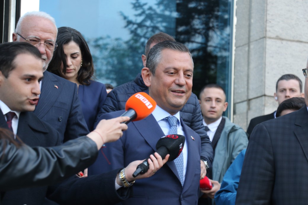 Cumhurbaşkanı Erdoğan, CHP lideri Özel ile görüştü :Görüşmeye ilişkin detaylar belli oldu