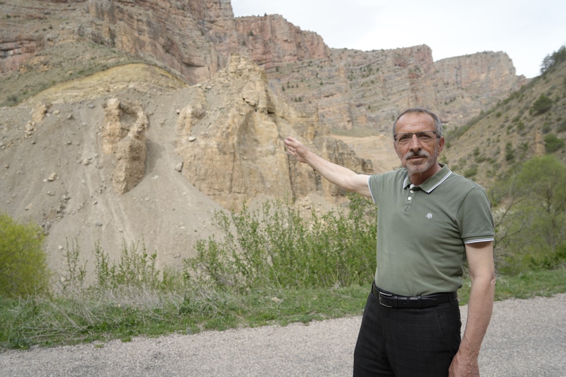 Gümüşhane’de doğa harikası peribacaları hafriyat altında kaldı