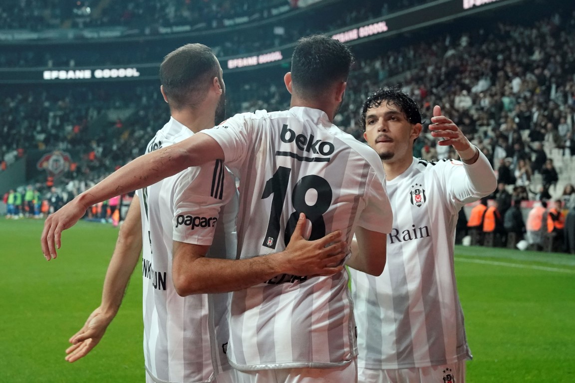 Beşiktaş gol düellosunda 3 puanı 90+7'de kurtardı