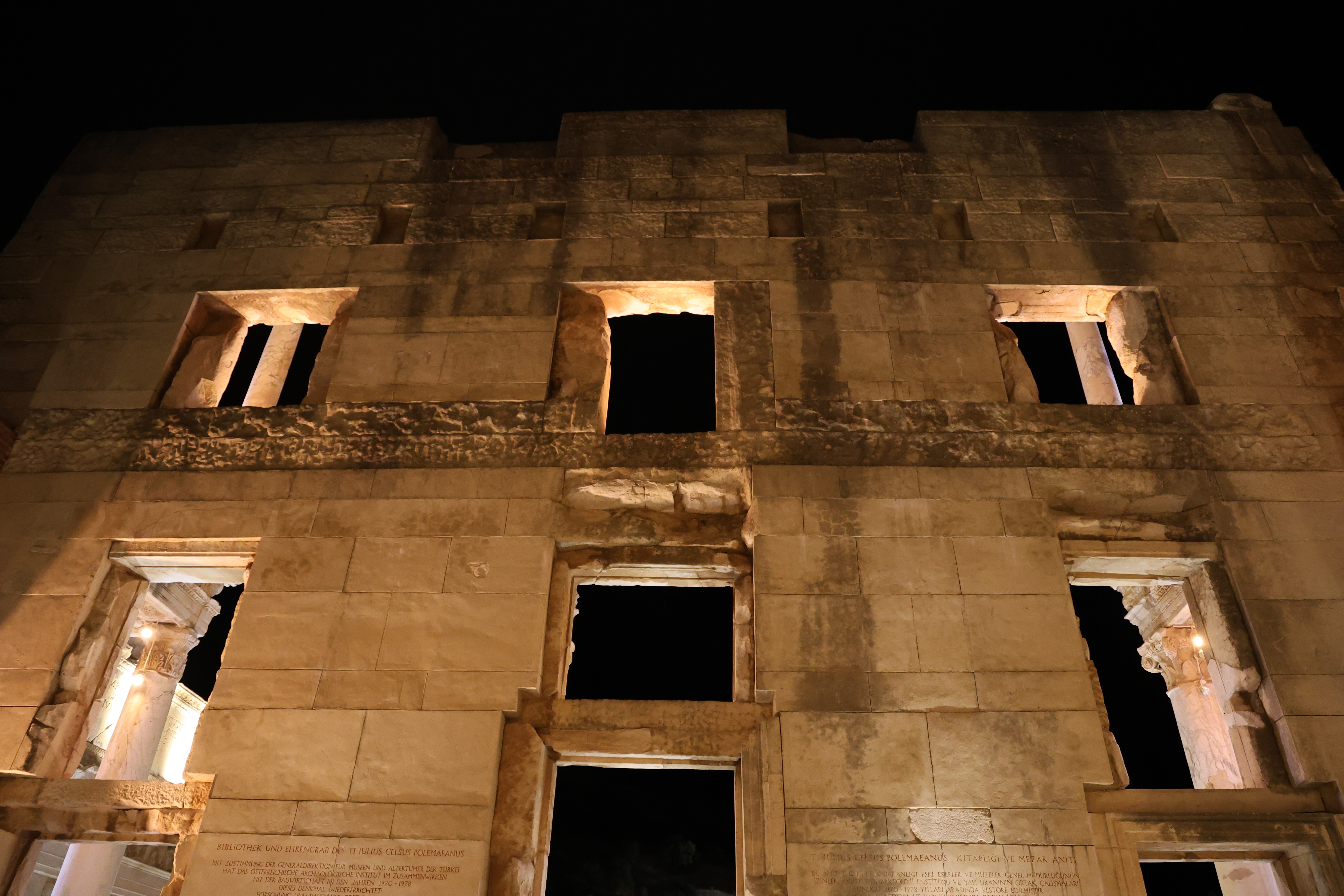 Efes Antik Kenti’ndeki ‘gece müzeciliği’ lansmanına yoğun katılım