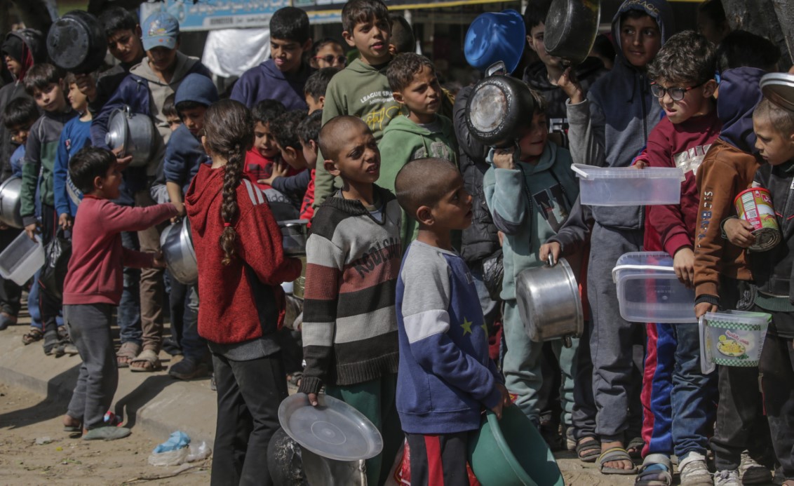 Birleşmiş Milletler’e (BM) bağlı Dünya Gıda Programı (WFP) İcra Direktörü Cindy McCain, Gazze Şeridi’nin kuzeyinde yaşanan insanlık dramına değinerek, “Kuzeyde açlık var, tam anlamıyla açlık var ve güneye doğru ilerliyor” dedi.