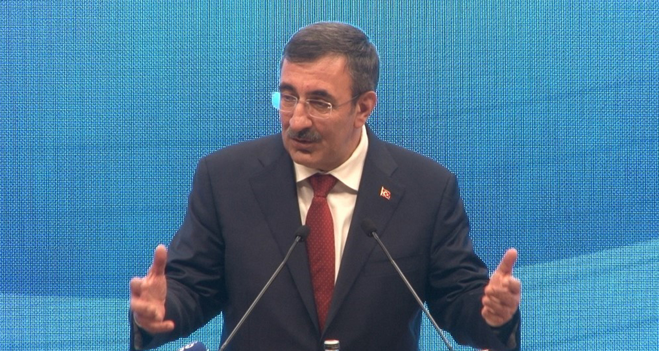 Cumhurbaşkanı Yardımcısı Cevdet Yılmaz, Azerbaycan’la serbest ticarete dönük görüşmelerin başlatılması hususunda uzlaşma sağladıklarını ve gümrük ve lojistik işlemlerini iyileştirmek konusunda mutabık olduklarını ifade etti.