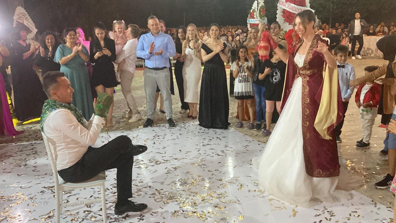 İlk görüşte aşkla başladı: Sibiryalı geline Türk usulü düğün