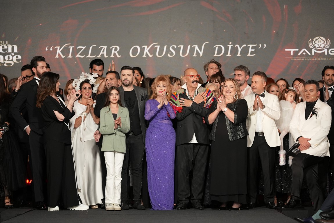 Kız çocuklarının okumasına dikkat çekmek için podyuma çıktılar