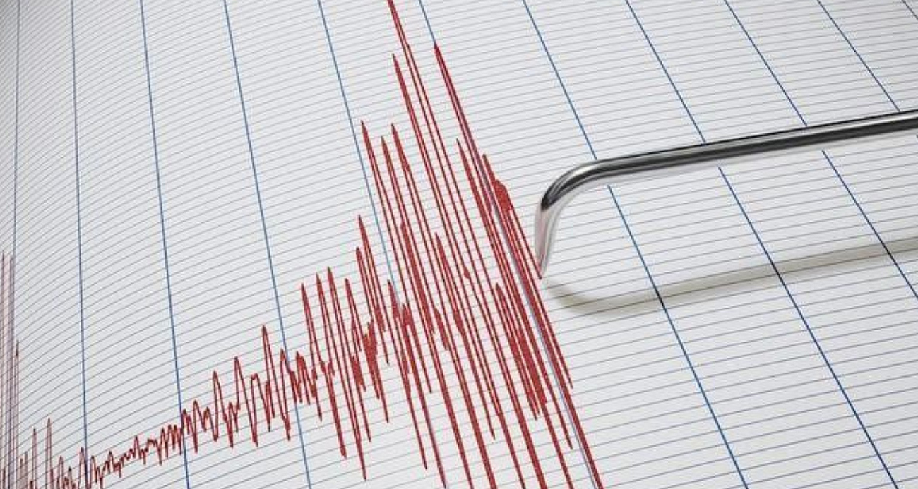 İzmir açıklarında art arda iki deprem