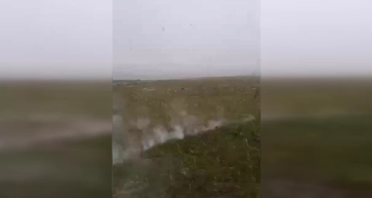 Bir metre ötelerine düşen yıldırım büyük korku yaşattı