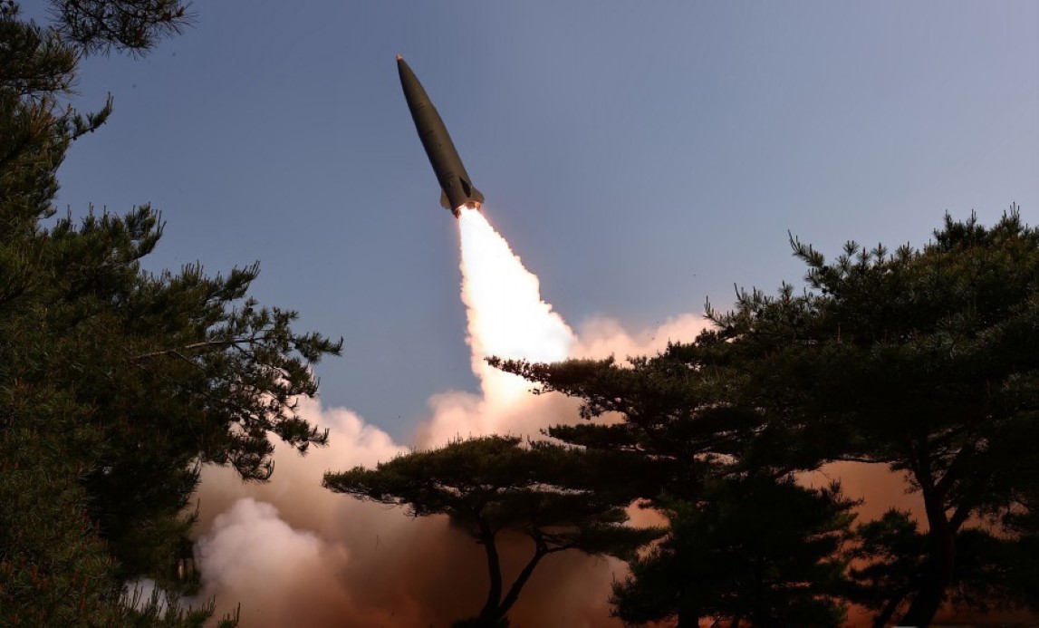 Kuzey Kore, yeni geliştirilen otonom navigasyon sistemine sahip taktik balistik füzenin başarılı bir şekilde test edildiğini açıkladı.