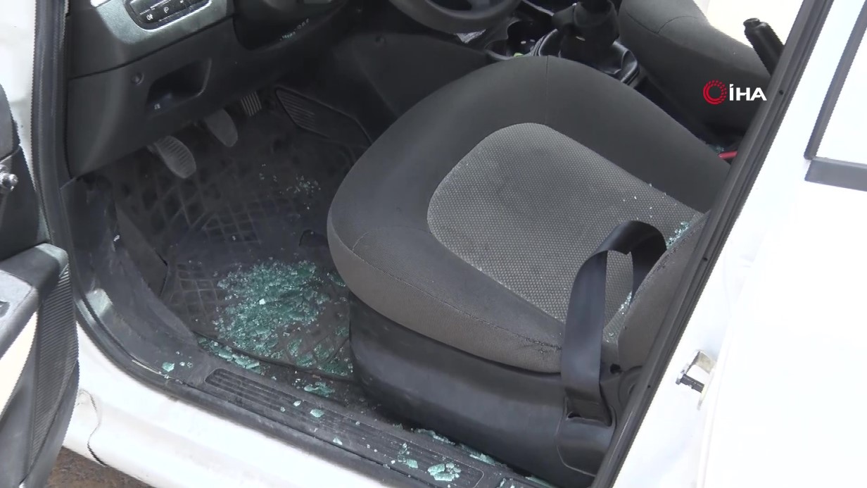 Trafikte tartıştığı şoförün camını yumrukla tuzla buz etti