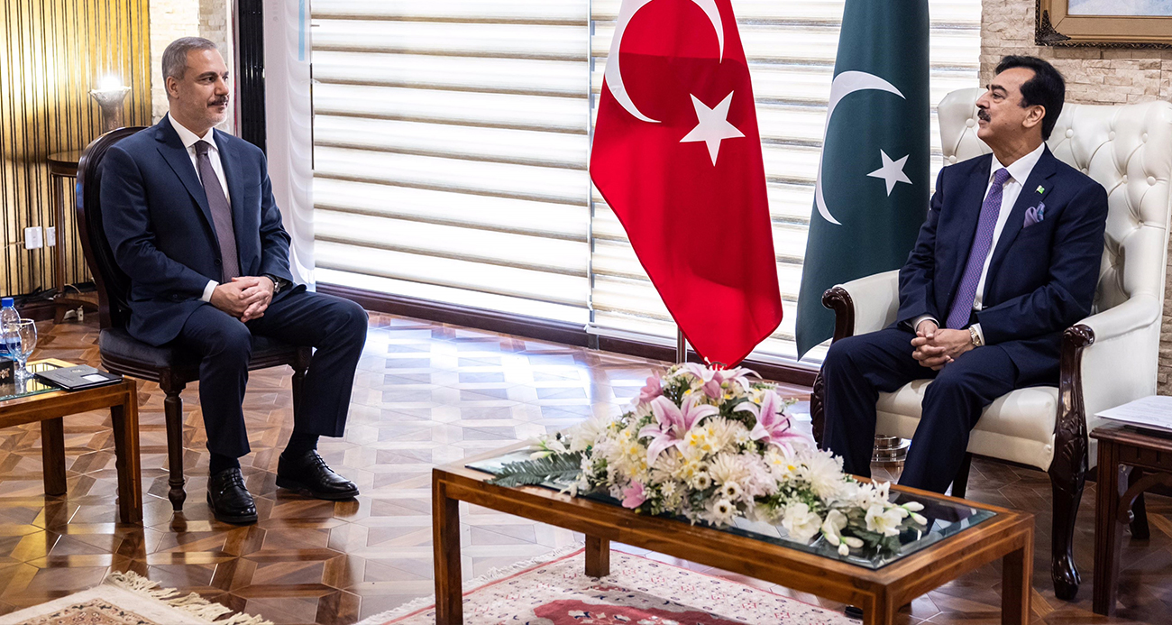 Dışişleri Bakanı Fidan, Pakistan Senato Başkanı Gilani ile görüştü