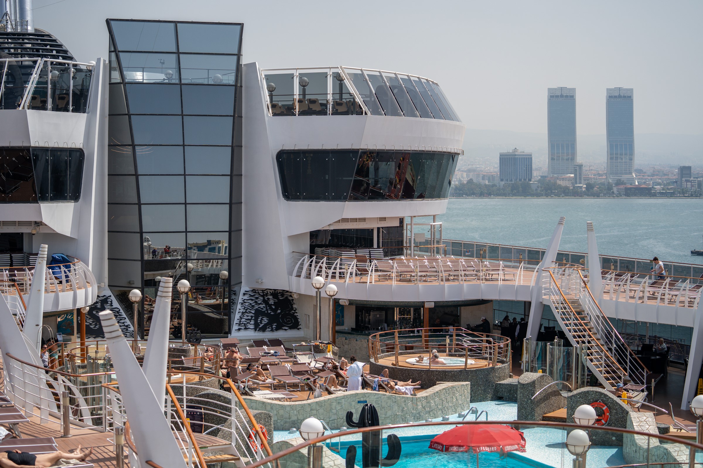 Dev kruvaziyerle İzmir’e 3 bin 641 turist geldi