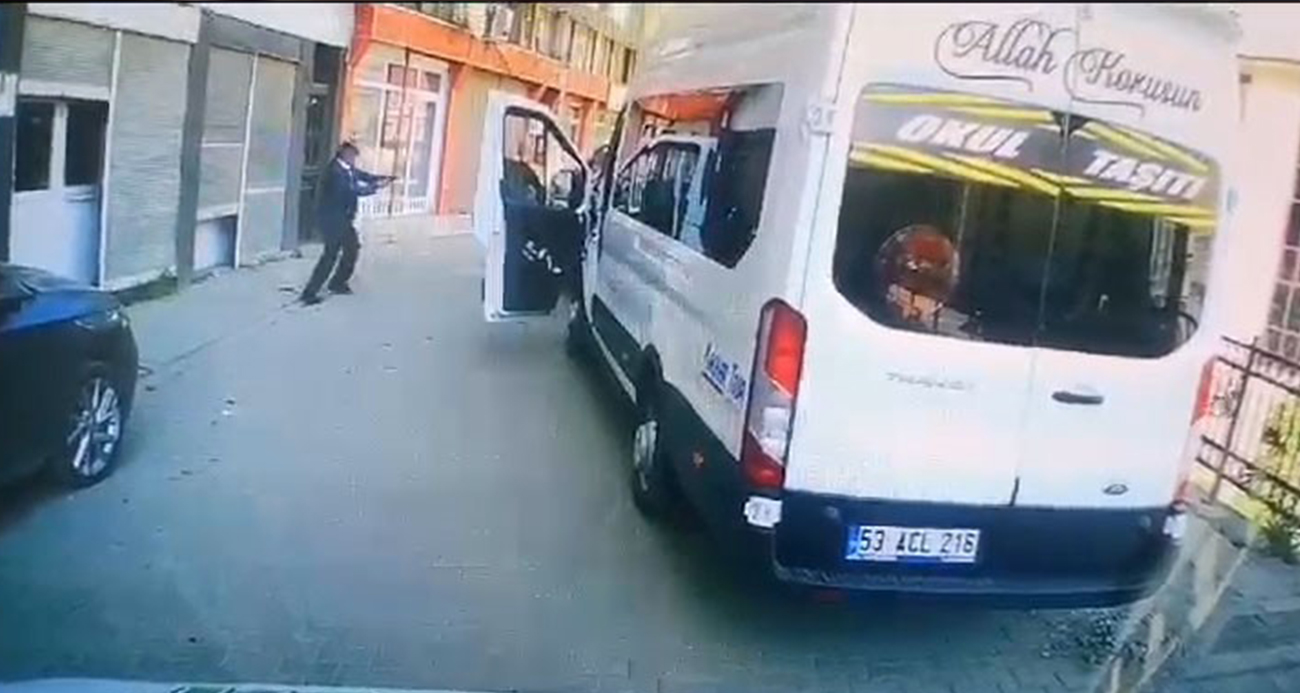 Rize’de 1 kişinin hayatını kaybettiği yol verme kavgası kamerada