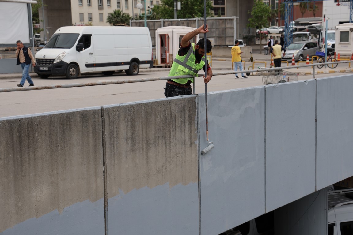 İzmir Otogarında tadilat başladı, firma ve belediye arasında buzlar eridi