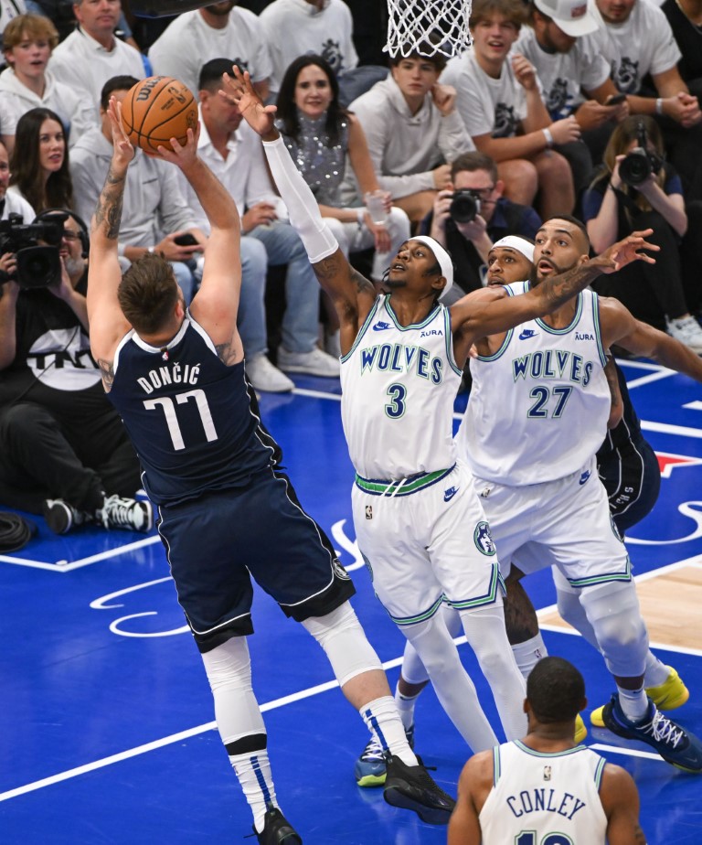 Dallas, Minnesota deplasmanında kazandı, serisinde 1-0 geçti