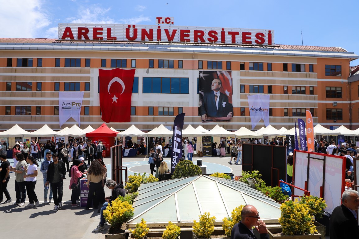 Üniversiteli öğrenciler Kariyer Günleri’nde sektörü yakından tanıdı