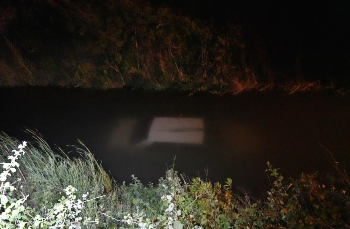 Antalya’da otomobil köprüden dereye uçtu: 1’i çocuk 2 kişi kayıp