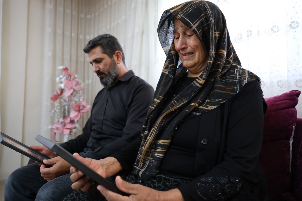 Leman anne, 20 yıl önce sırra kadem basan evladından gelecek umutlu haberi yıllardır bekliyor