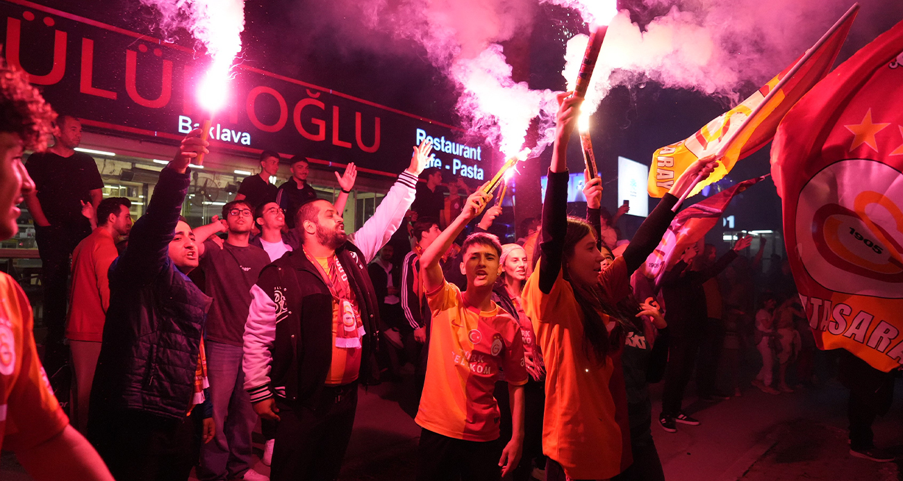 Galatasaray taraftarları Bursa’da şampiyonluğu coşkuyla kutladı