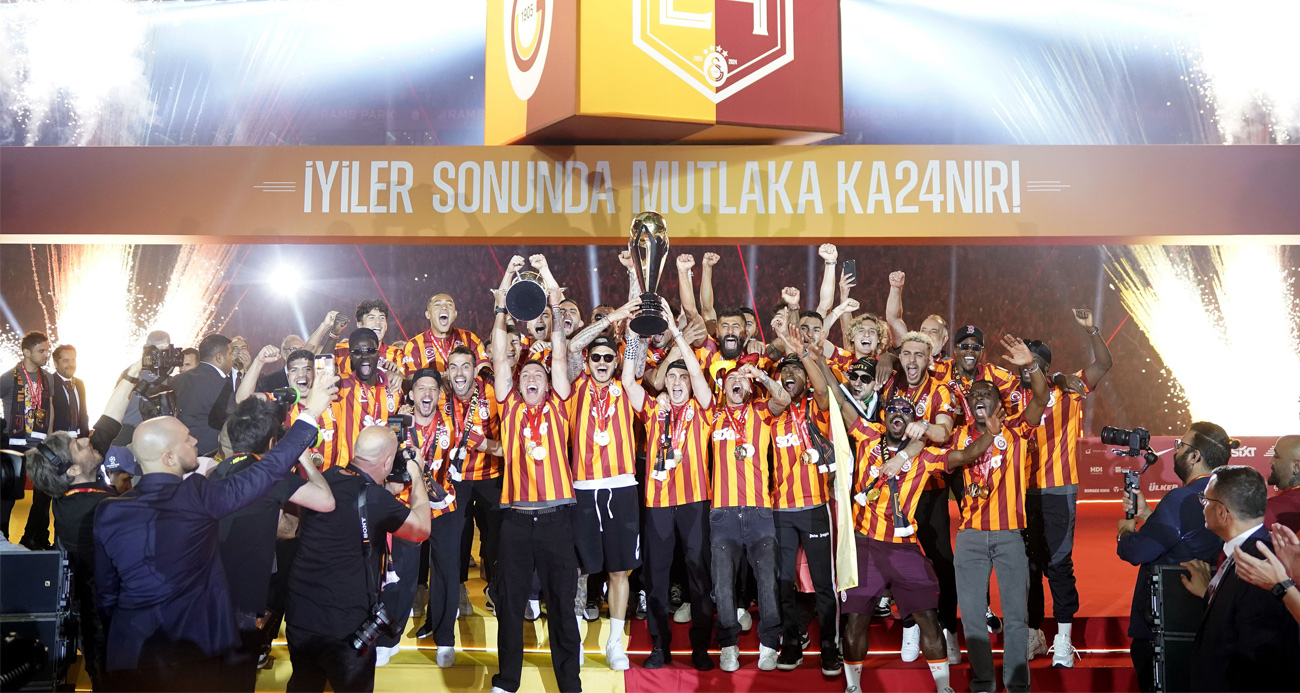 Galatasaray'dan 3 kupalı kutlama