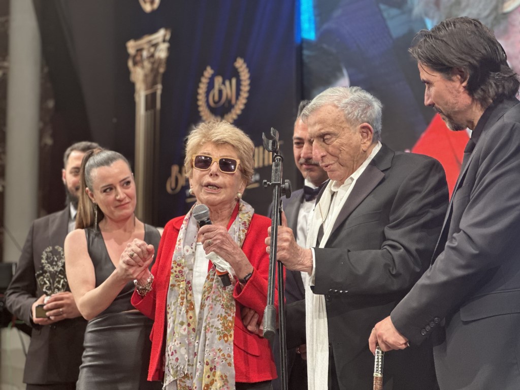 Bedia Muvahhit Tiyatro Ödülleri sahiplerini buldu