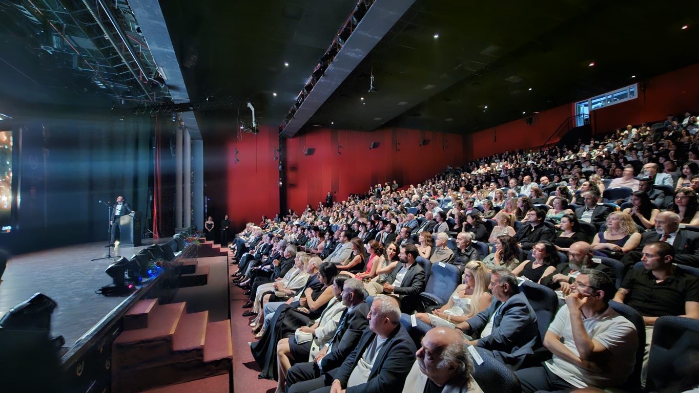 Bedia Muvahhit Tiyatro Ödülleri sahiplerini buldu