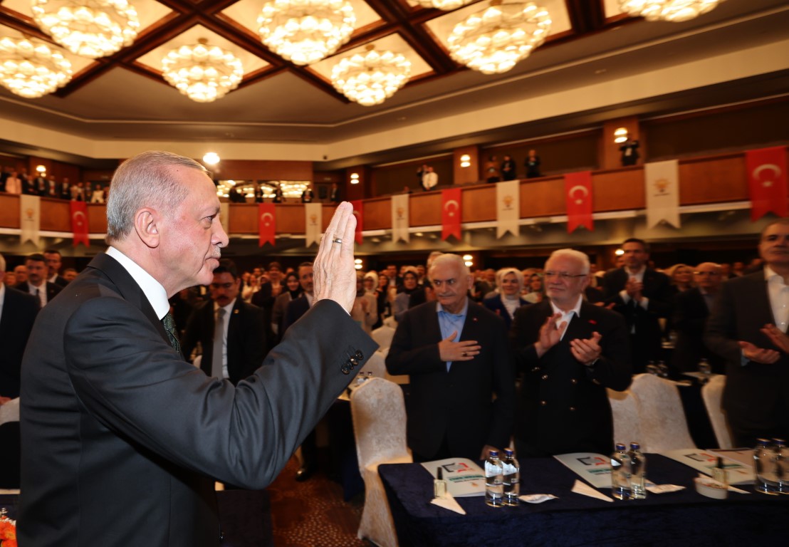 Cumhurbaşkanı Erdoğan: “Milletimizin başta değişim ve yenilenme talebi olmak üzere sandık sonuçlarıyla bize ulaştırdığı beklentilerinin tamamının farkındayız”