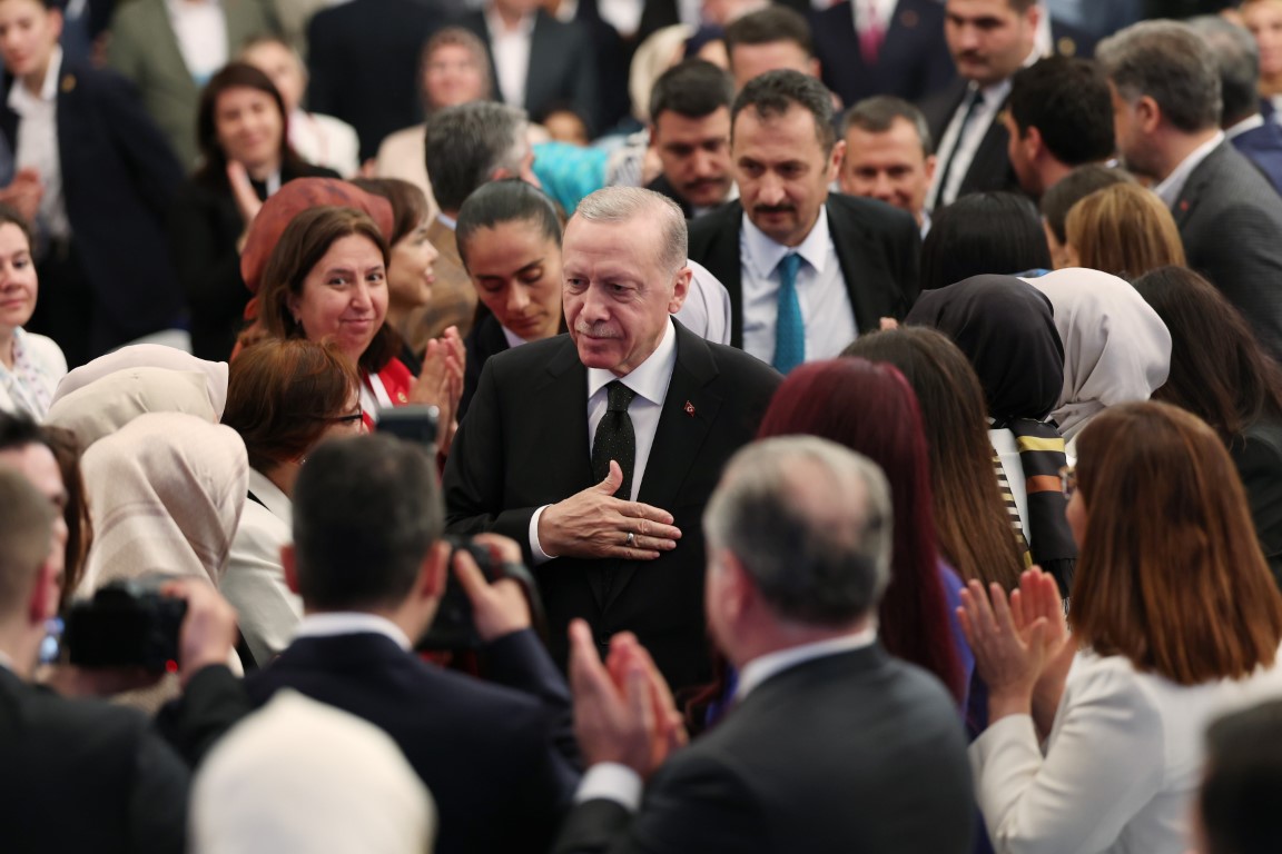 Cumhurbaşkanı Erdoğan: “Milletimizin başta değişim ve yenilenme talebi olmak üzere sandık sonuçlarıyla bize ulaştırdığı beklentilerinin tamamının farkındayız”