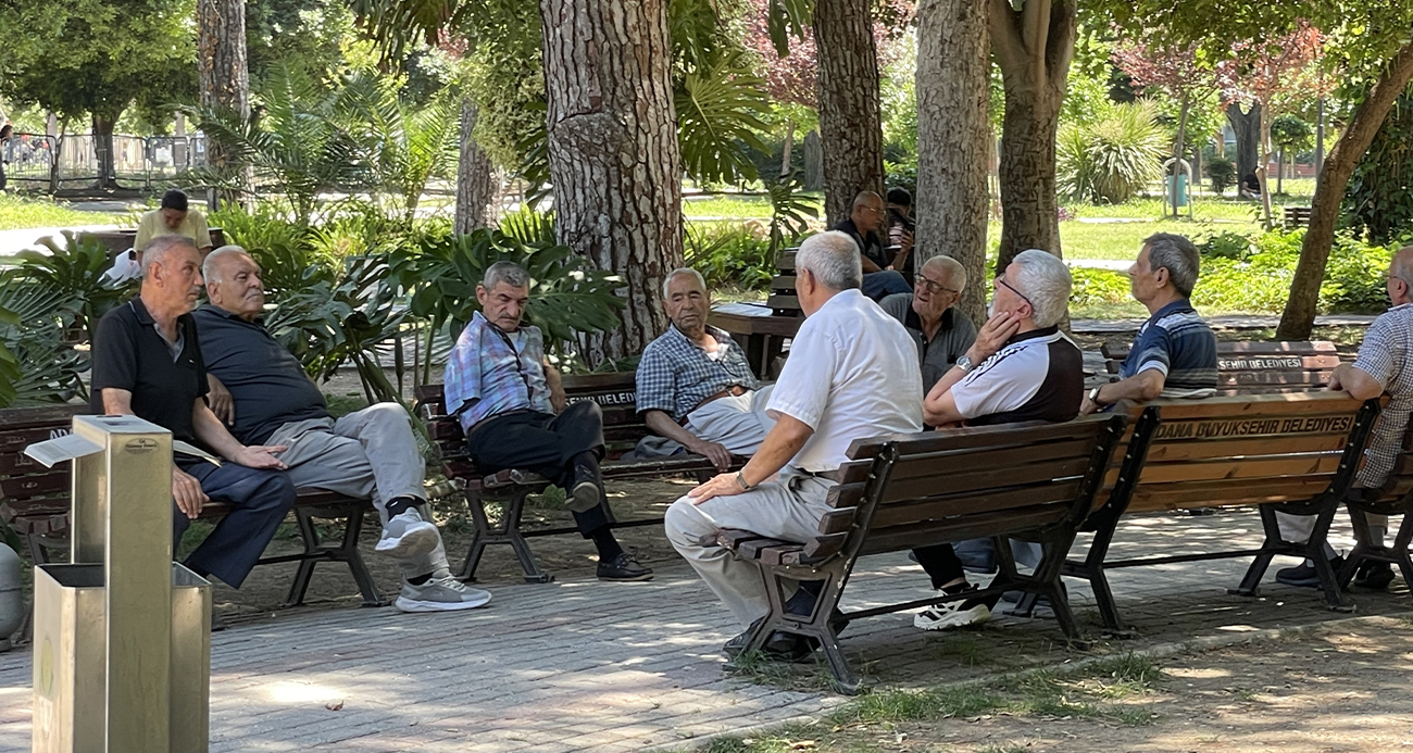 Adana’da sıcaklık rekor seviyeye ulaştı, termometreler 44 dereceyi gösterdi