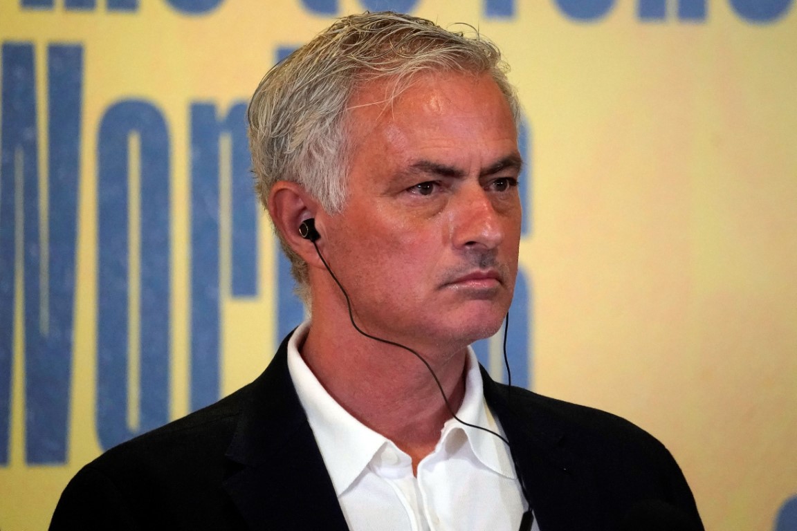 Jose Mourinho: “Fenerbahçe’nin rüyalarını gerçekleştirmek için çok güçlü takım kuracağız”