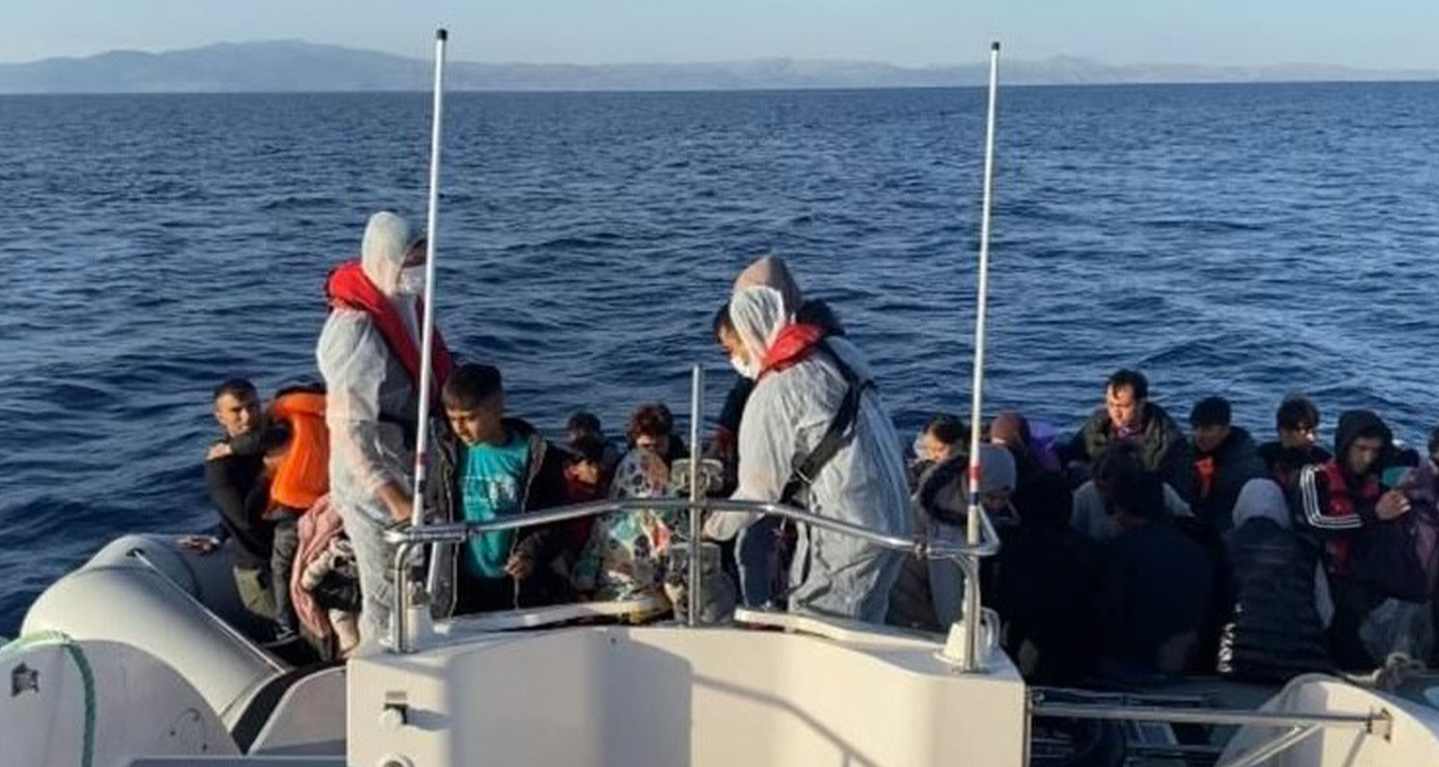 Ayvacık açıklarında 26’sı çocuk 54 kaçak göçmen yakalandı