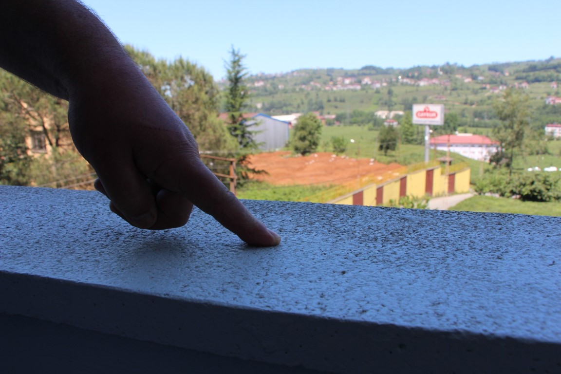 Çay fabrikasının tozu mahalle sakinlerini canından bezdirdi