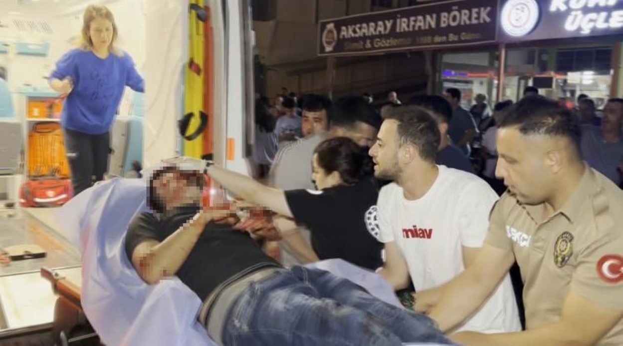 Aksaray’da keser ve tornavidalı kavga kamerada: 4 yaralı