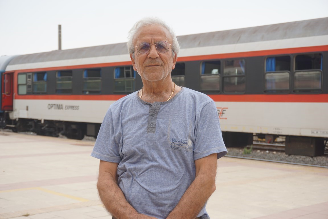 Arabalı trenle akın akın geliyorlar